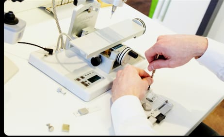 Glaswechsel und Verglasung einer Brille bei Die Brille Dömer